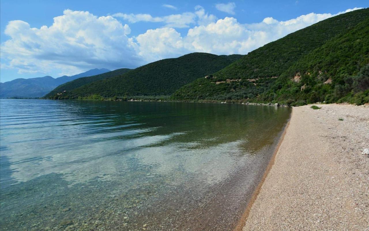 The Lake House" -Trichonida Lake Marathias  Exterior foto