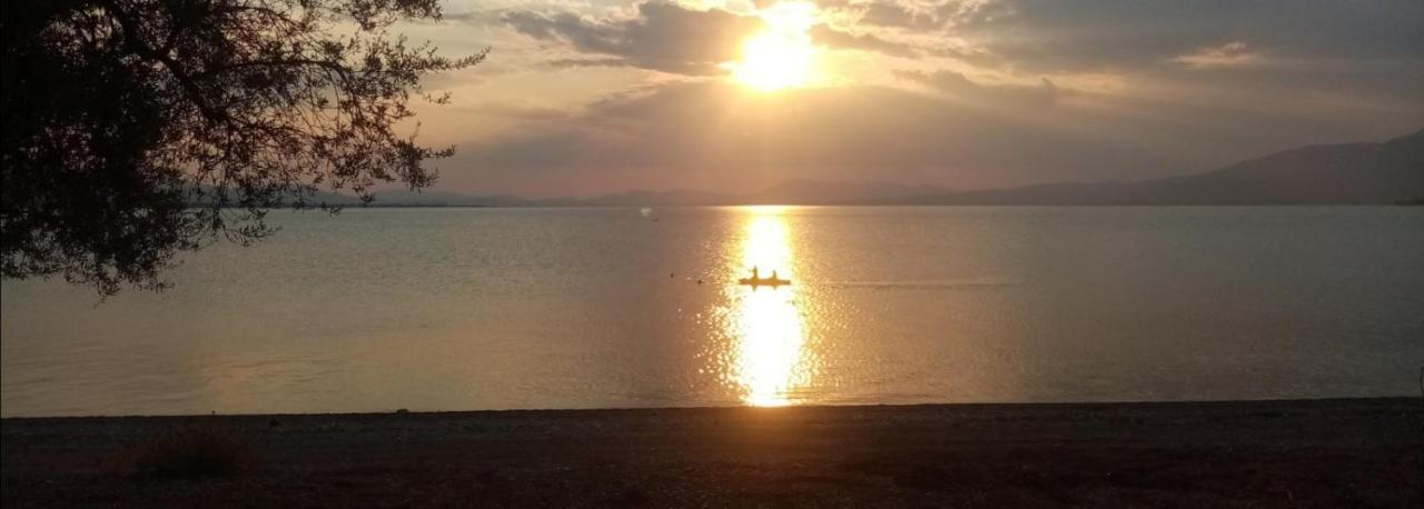 The Lake House" -Trichonida Lake Marathias  Exterior foto